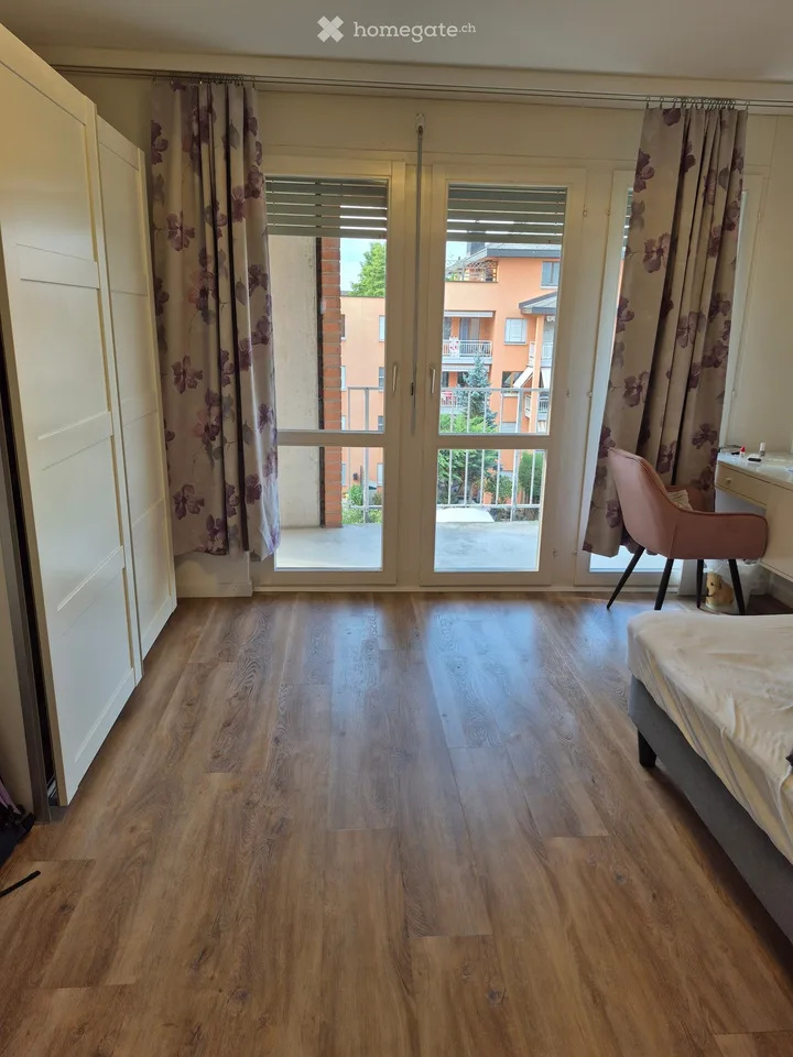 Incantevole appartamento maisonette 3.5 locali con 3 balconi a Spreitenbach