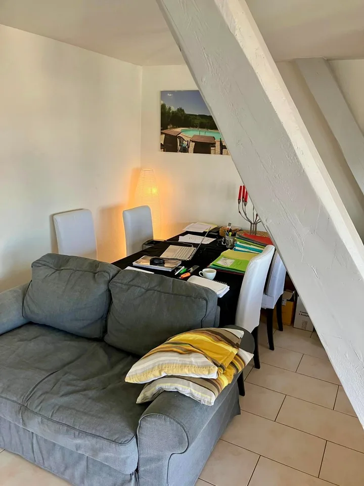 Appartement mansardé 3 pièces avec balcon à Binningen
