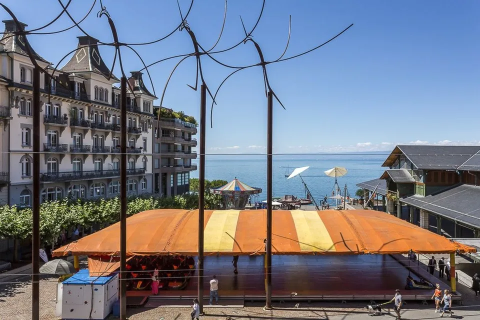 Bel appartement urbain, situation idéale face au lac