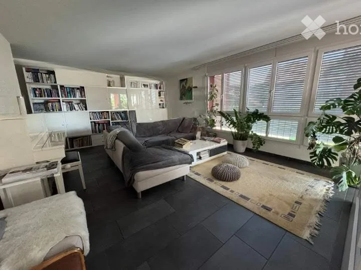 Helle 5.5-Zimmer-Wohnung mit Balkon und Aussicht in Wettswil am Albis
