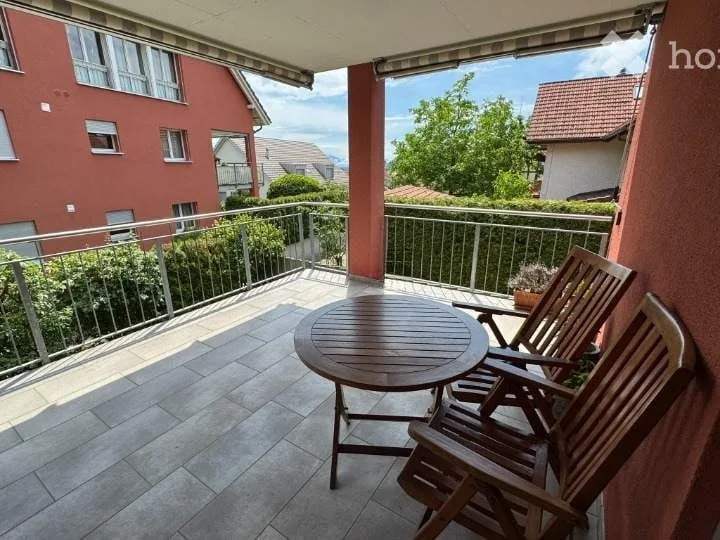 Helle 5.5-Zimmer-Wohnung mit Balkon und Aussicht in Wettswil am Albis