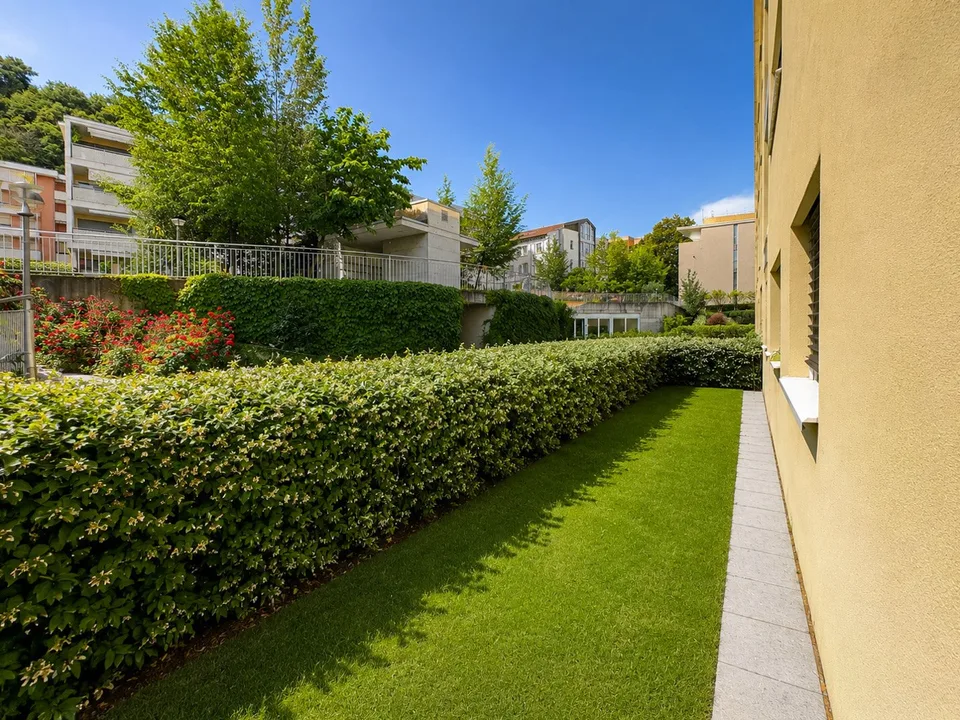 Spacious 5.5-room apartment with garden in Mendrisio