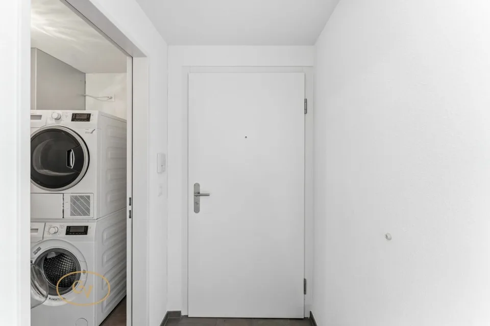 Appartamento a maisonnette luminoso con galleria, vista panoramica e sole della sera
