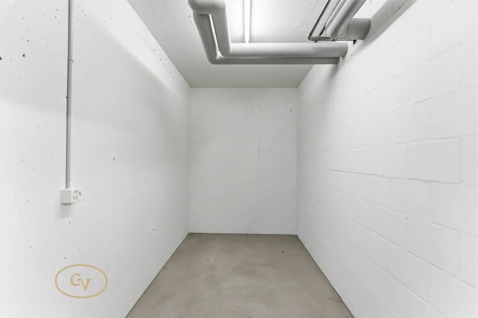 Appartamento a maisonnette luminoso con galleria, vista panoramica e sole della sera