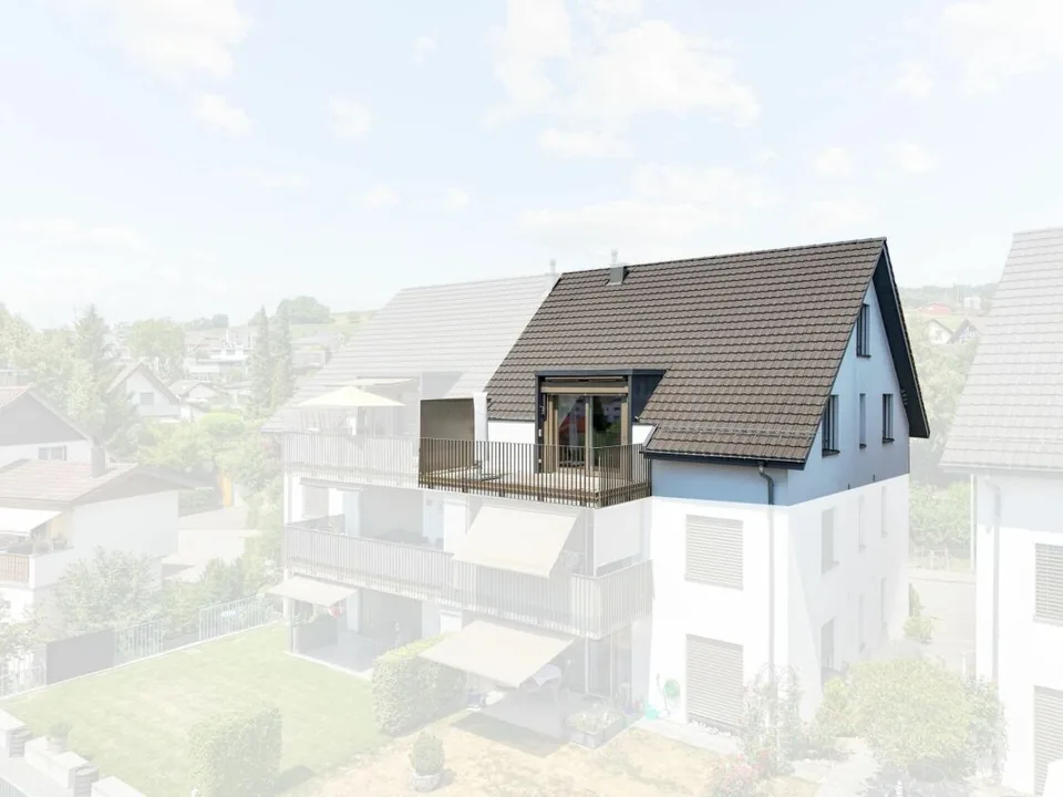 Appartamento a maisonnette luminoso con galleria, vista panoramica e sole della sera
