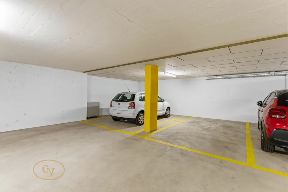 Appartamento a maisonnette luminoso con galleria, vista panoramica e sole della sera