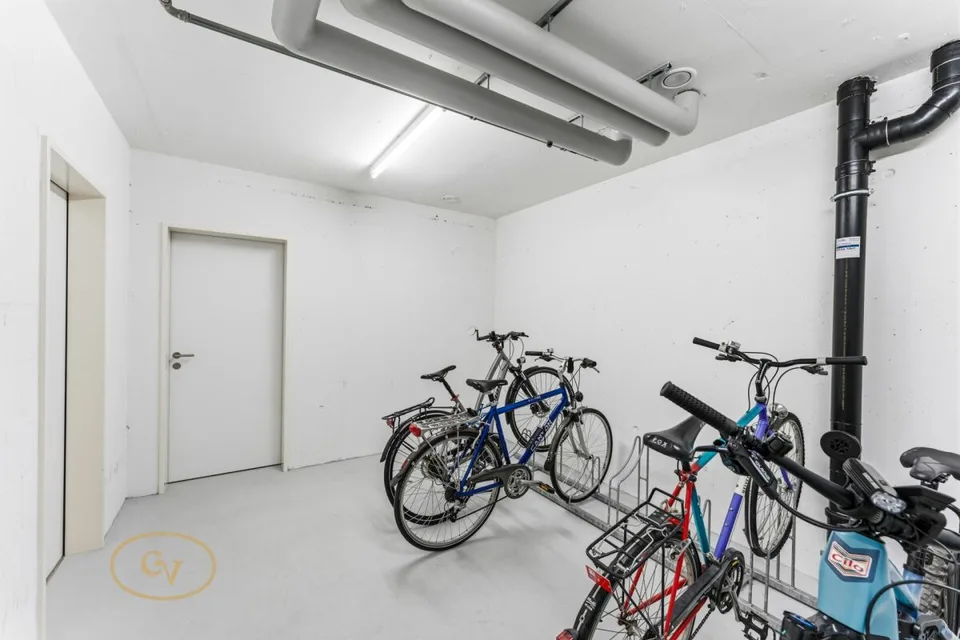 Appartamento a maisonnette luminoso con galleria, vista panoramica e sole della sera