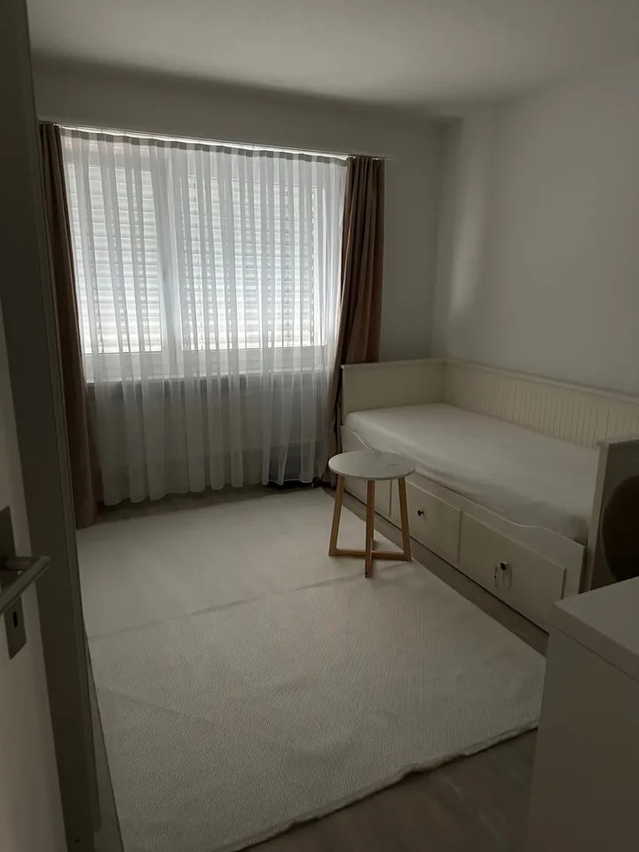 Grosszügige und modern ausgestattete 4.5-Zimmerwohnung im 2.OG