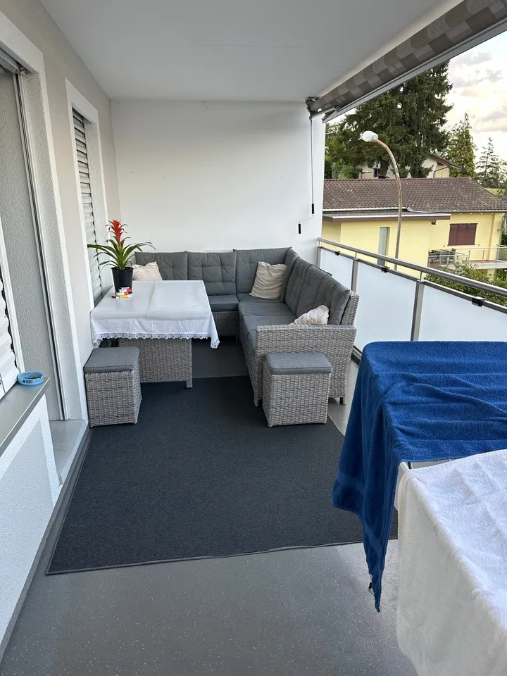 Grosszügige und modern ausgestattete 4.5-Zimmerwohnung im 2.OG