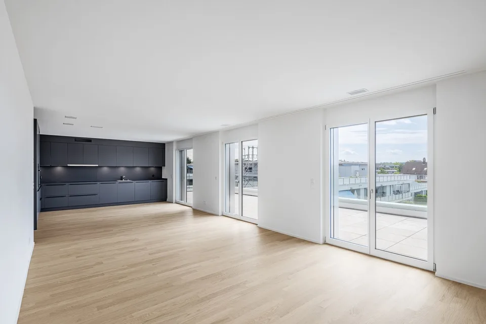 Appartement mansarde moderne et construit de manière durable de 4,5 pièces