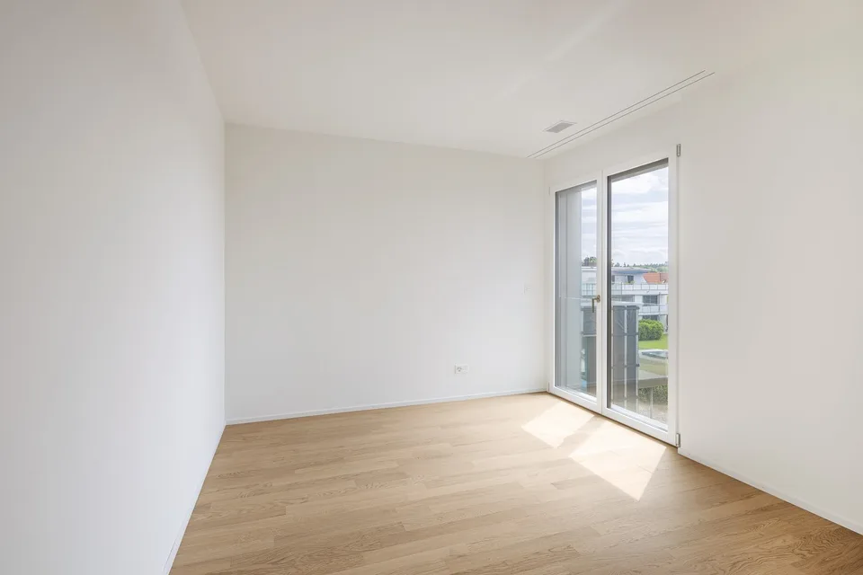 Appartement mansarde moderne et construit de manière durable de 4,5 pièces