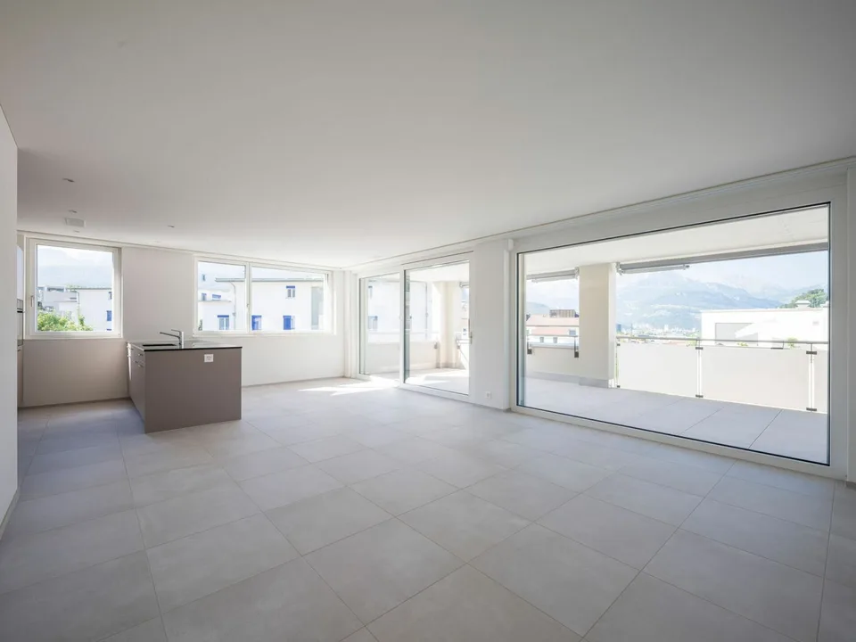 Erstvermietung: moderne 5.5-Zimmerwohnung mit Bergsicht