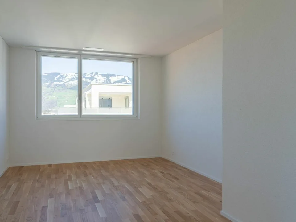 Erstvermietung: moderne 5.5-Zimmerwohnung mit Bergsicht