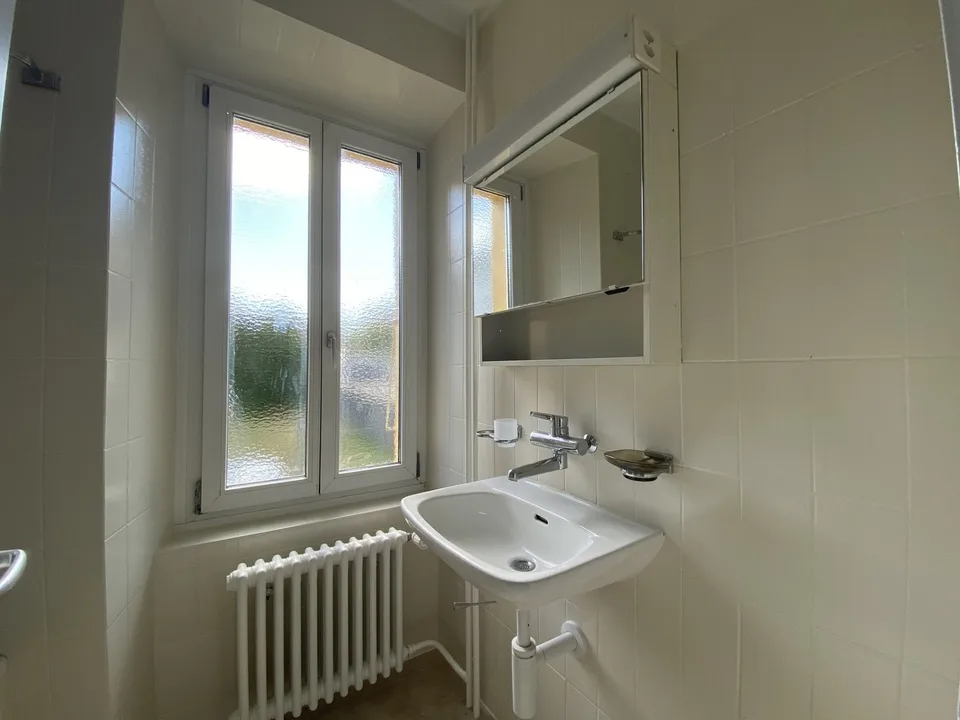 Three-room apartment on the upper ground floor