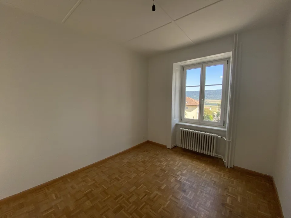 Three-room apartment on the upper ground floor