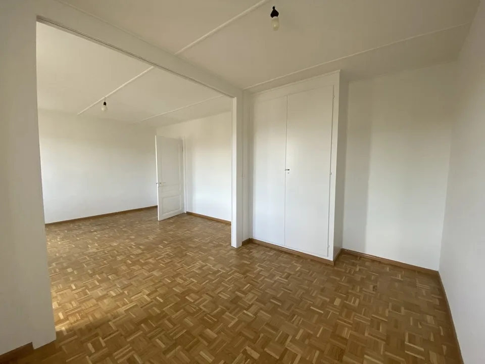 Three-room apartment on the upper ground floor