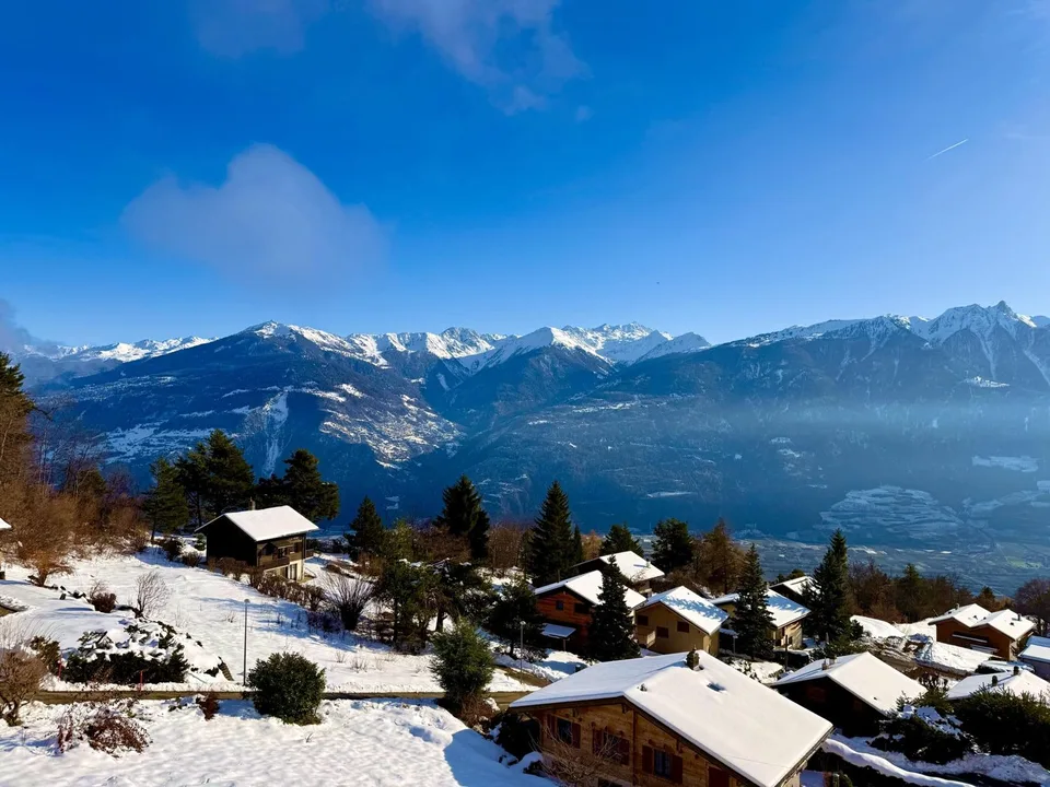 Duplex mit 5.5 Zimmern, Balkon und Panoramablick in einer Zweitwohnung
