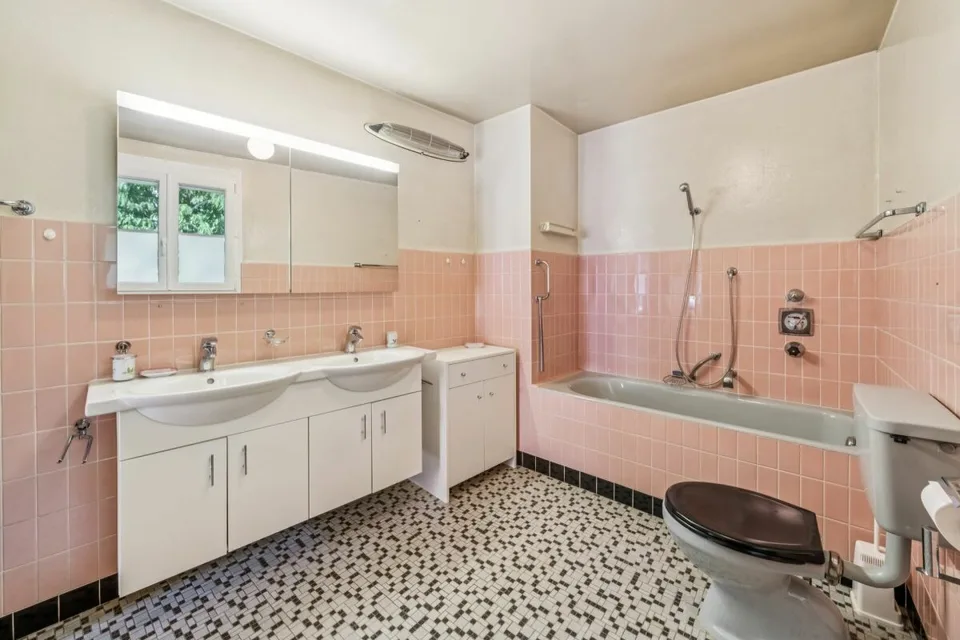 Village house with great potential