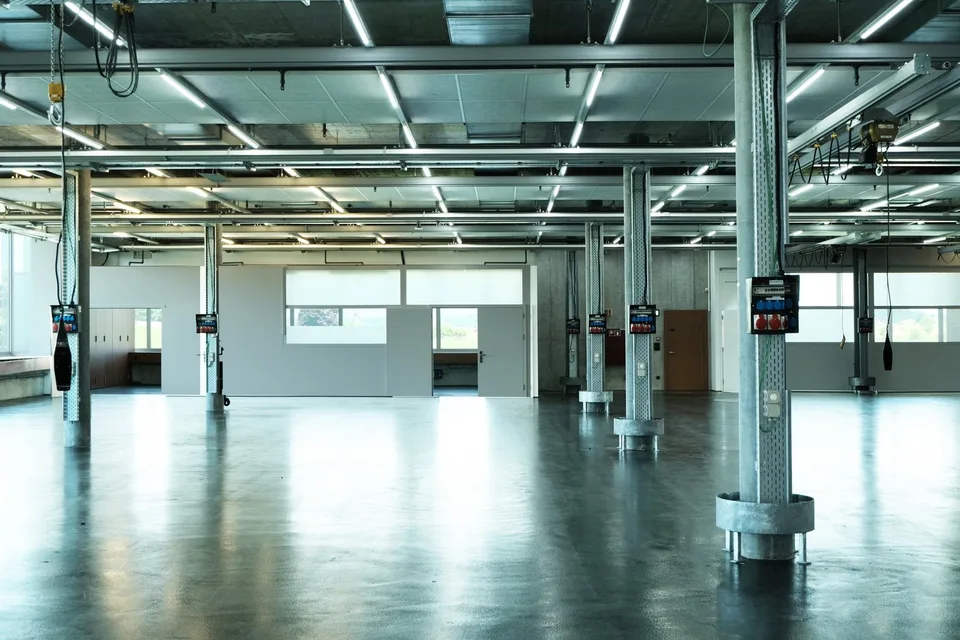 Espace commercial et industriel à Rotkreuz – disponible immédiatement