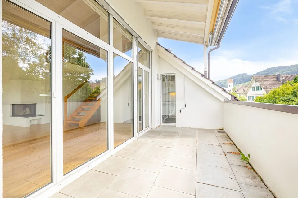 3.5-room attic maisonette with gallery and plenty of living comfort