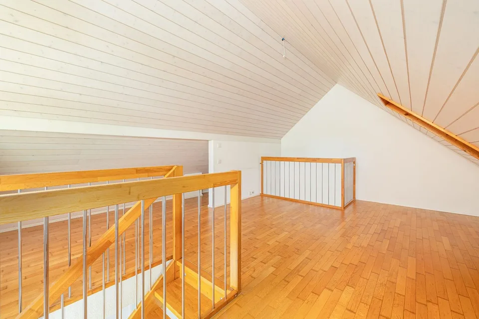 3.5-room attic maisonette with gallery and plenty of living comfort