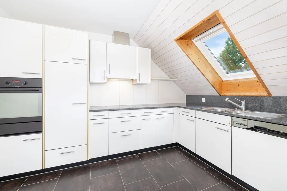 3.5-room attic maisonette with gallery and plenty of living comfort