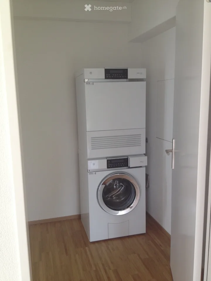Schöne 3.5 Zimmerwohnung in Forch zu vermieten