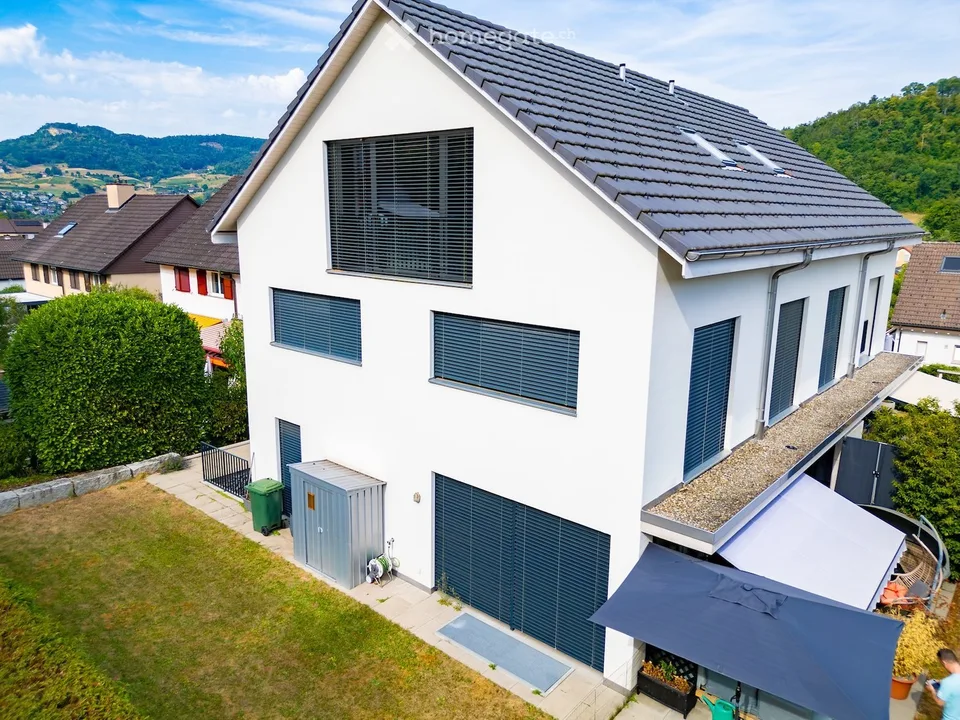 Modernes 6-Zimmer-Doppeleinfamilienhaus in Zunzgen