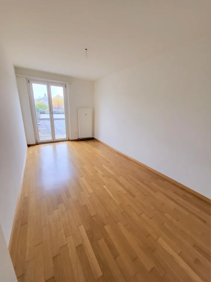 Renovated 3.5-room apartment in the village center of Itingen for rent