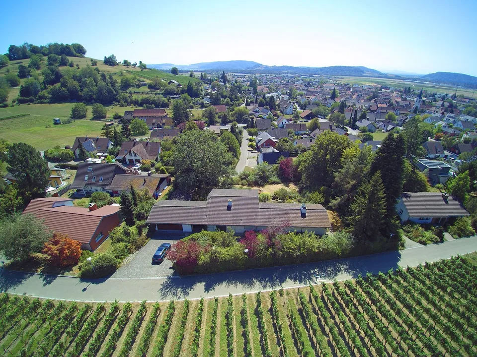 Ampio terreno edificabile di 2'582 m² in una posizione tranquilla a Rafz