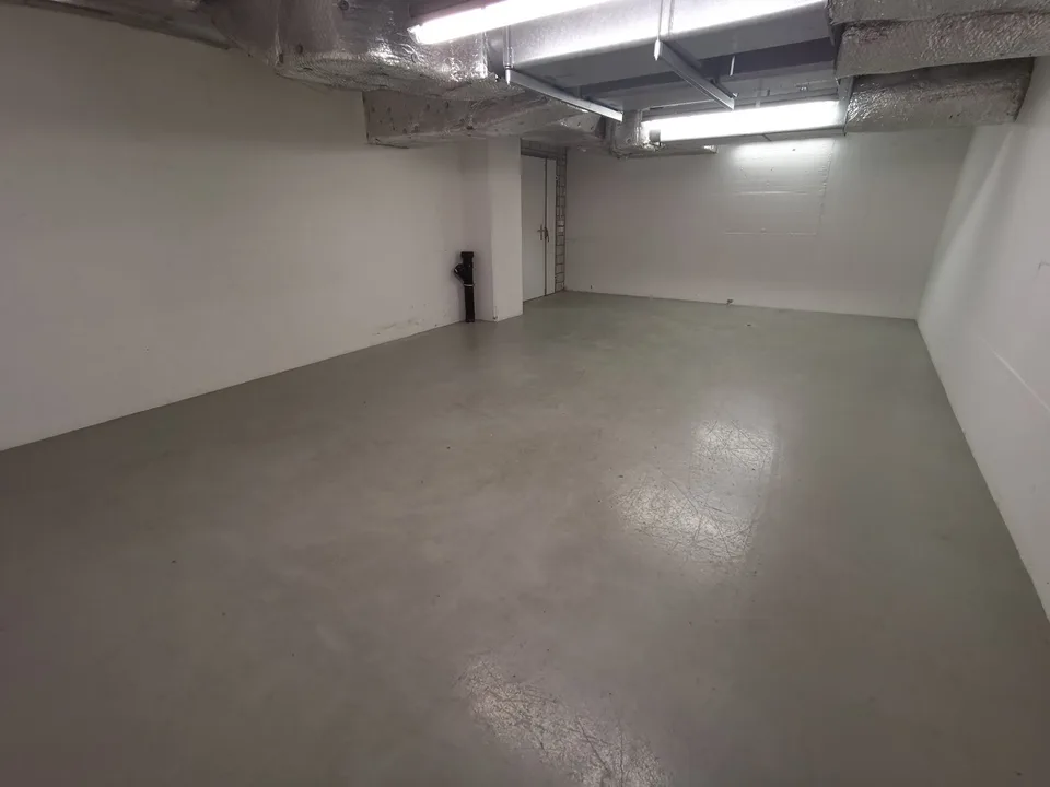 Storage space directly on the market square (approx. 50.00m²)
