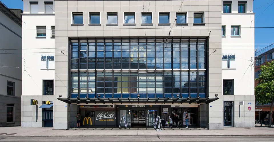Storage space directly on the market square (approx. 50.00m²)