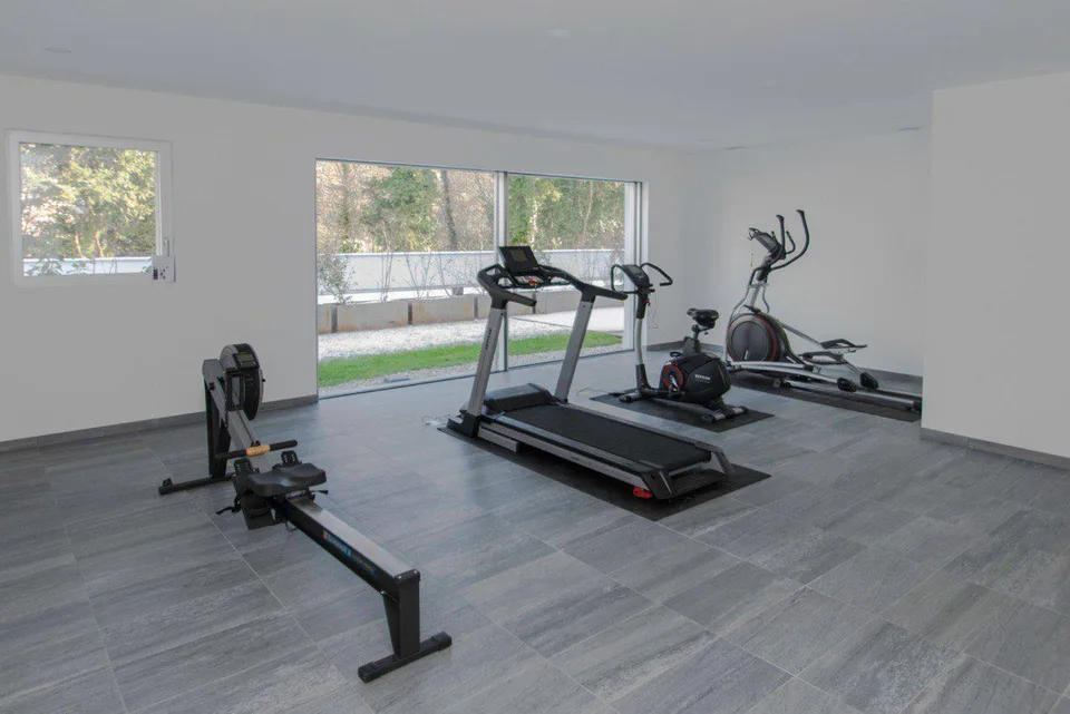 High-standard studio in the heart of Nyon, calm and just two steps from the train station.