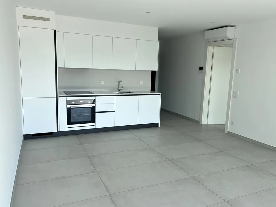 Schönes 2,5-Zimmer-Apartment in Bosco Luganese – erste Vermietung, sonnig mit teilweisem Seeblick