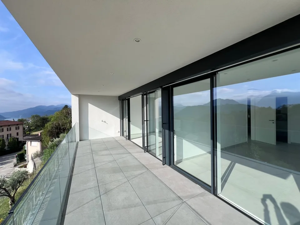 Schönes 2,5-Zimmer-Apartment in Bosco Luganese – erste Vermietung, sonnig mit teilweisem Seeblick