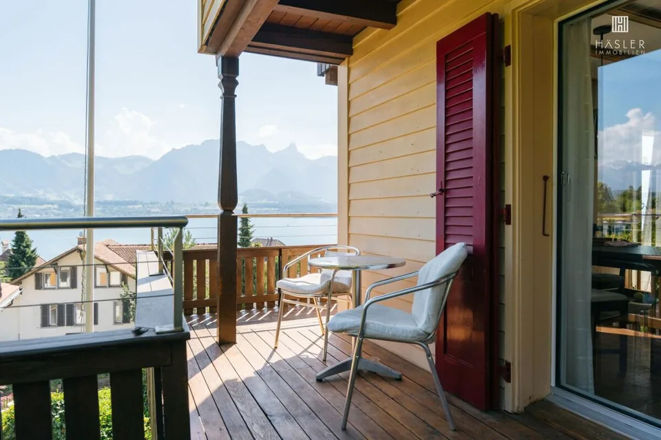 2-Familienhaus mit fantastischem Ausblick und Baulandreserve