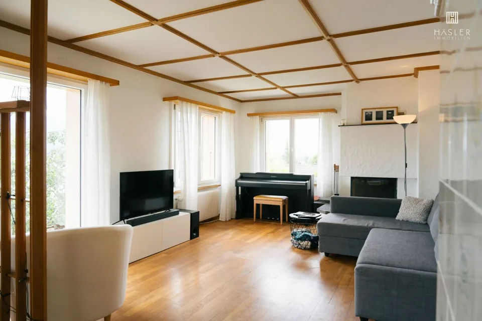2-Familienhaus mit fantastischem Ausblick und Baulandreserve