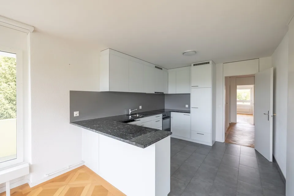 Appartamento angolare moderno con stile e vista panoramica