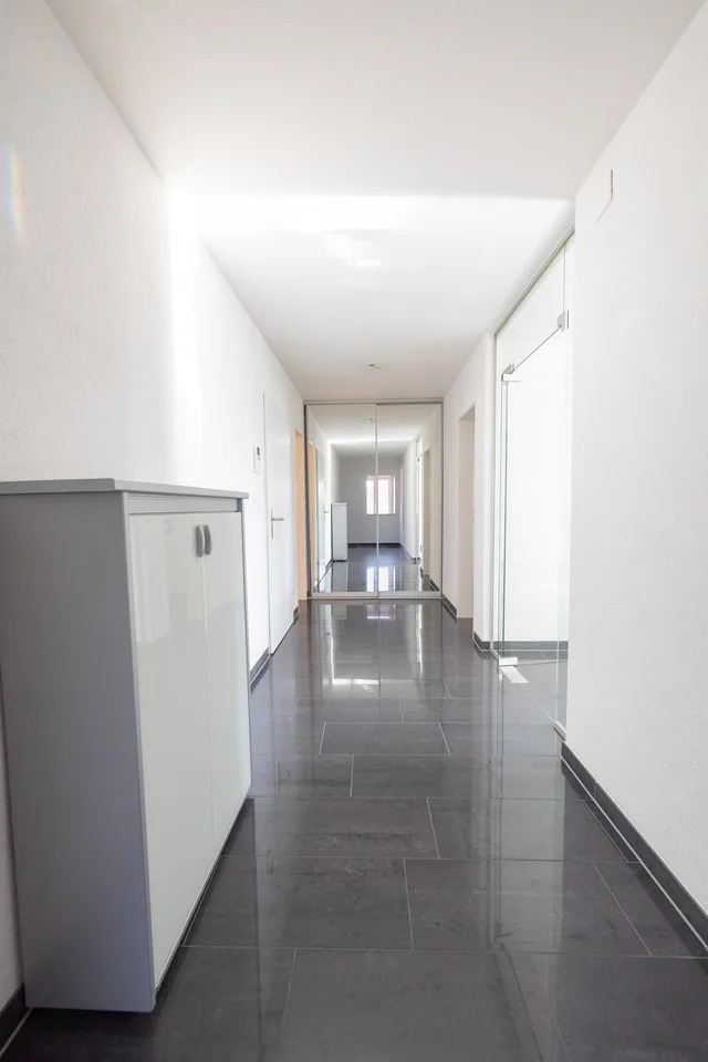 Einzigartige 3.5-Zimmerwohnung mit Aussenparkplatz