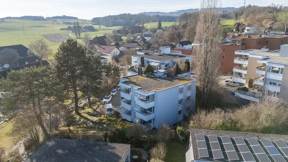 Einzigartige 3.5-Zimmerwohnung mit Aussenparkplatz