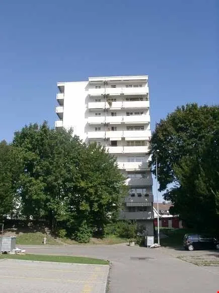 *schöne 1 1/2 -Zimmerwohnung mit Balkon mit toller Aussicht*