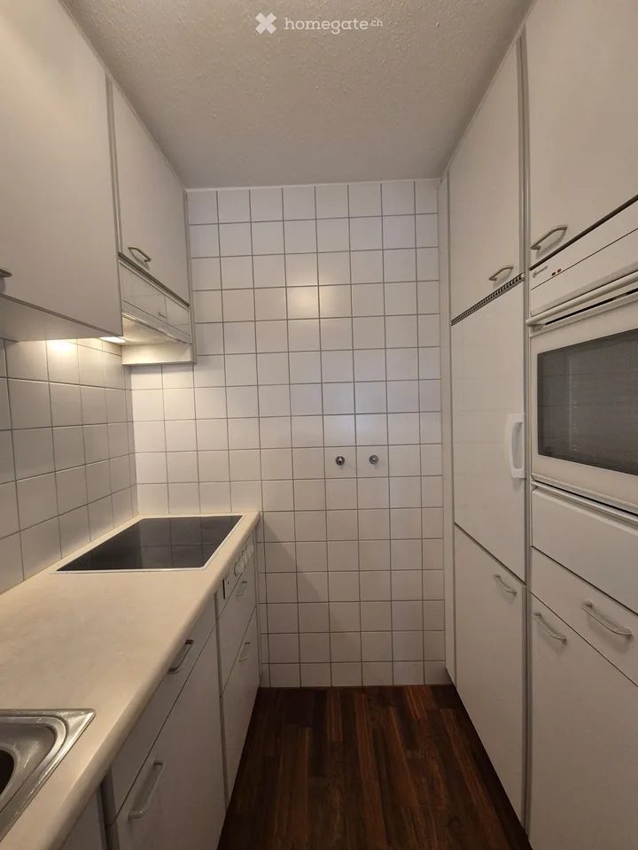 Appartement lumineux 1,5 pièces avec balcon à Zürich-Oerlikon