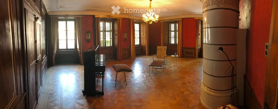 Appartement exclusif de 6,5 pièces avec charme historique à Altdorf UR