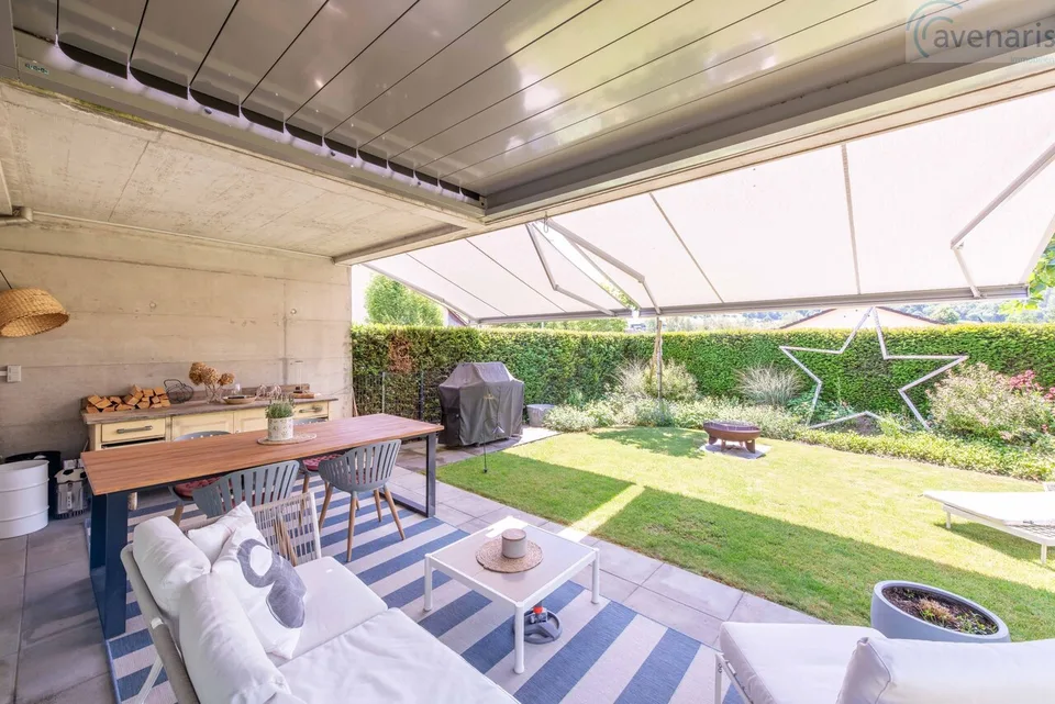Belle maison jumelée de 5,5 pièces dans un emplacement ensoleillé