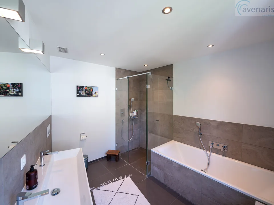 Belle maison jumelée de 5,5 pièces dans un emplacement ensoleillé