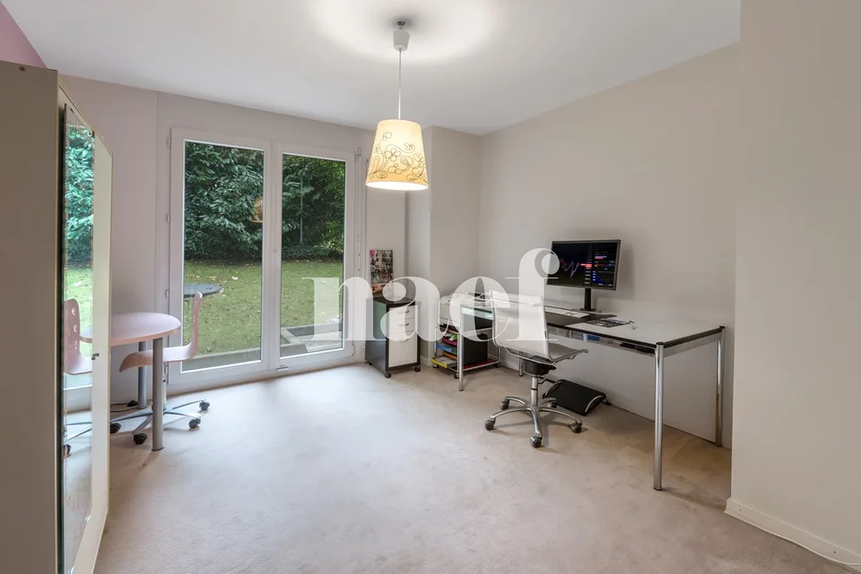 Prächtige Dachgeschoßwohnung mit Terrasse und Garten