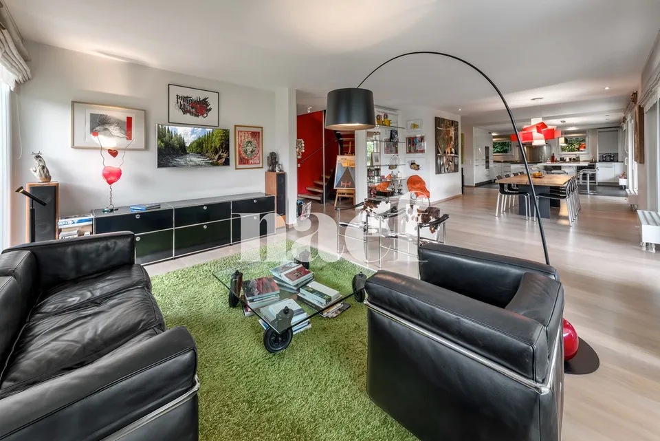 Prächtige Dachgeschoßwohnung mit Terrasse und Garten