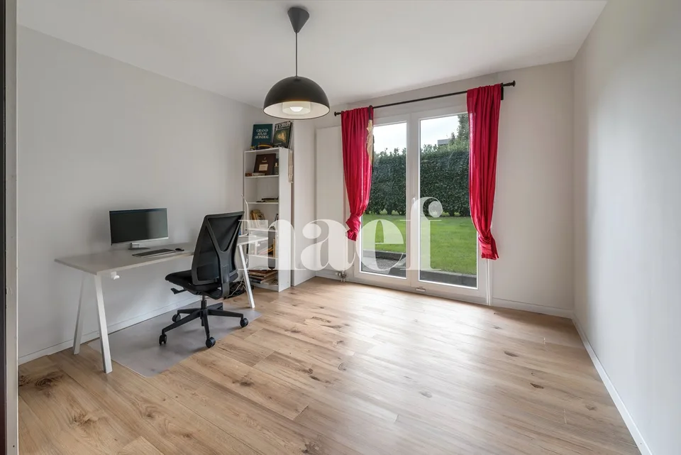 Prächtige Dachgeschoßwohnung mit Terrasse und Garten