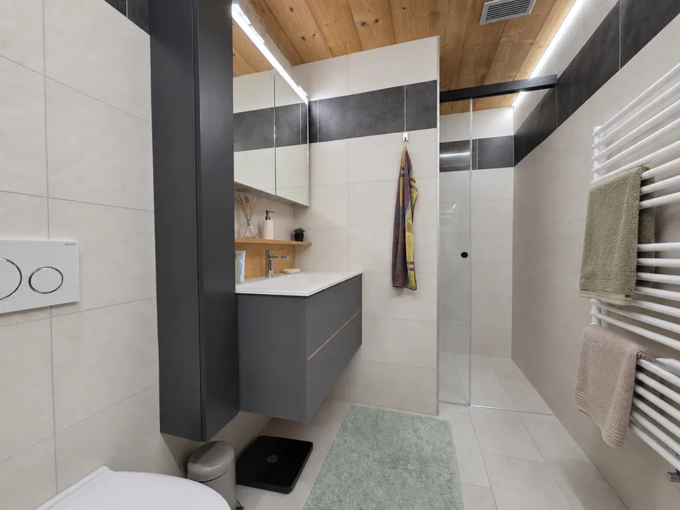 Standing - Triplex récent avec terrasse et places de parc - label minergie