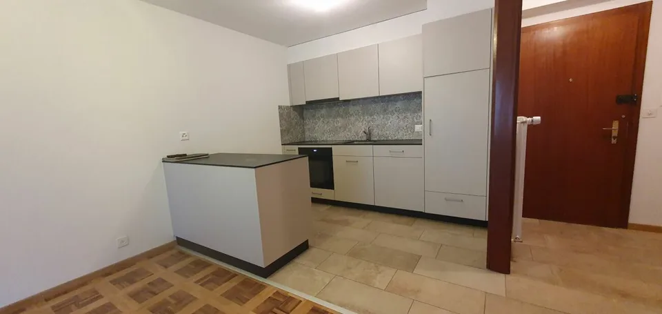 RENOVE - spacieux 3.5 pces avec place de parc dans un quartier tranquille